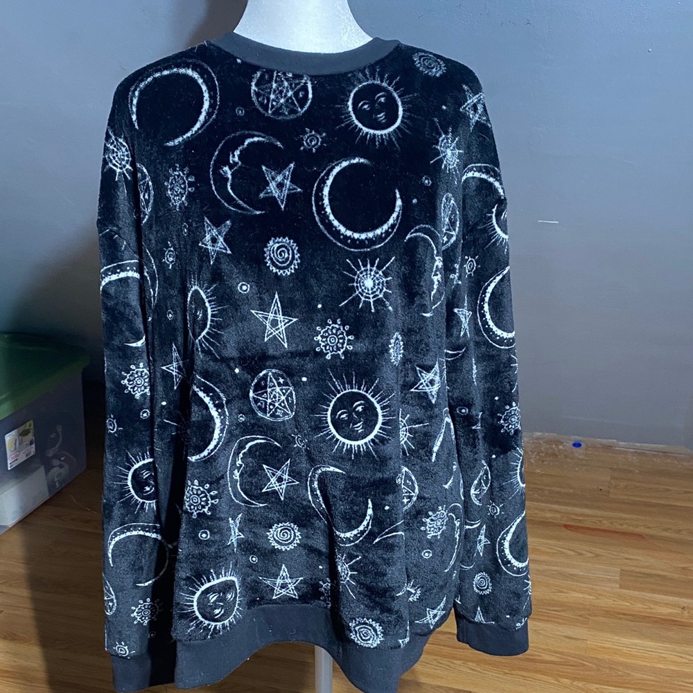 Wound Up Black and White Celestial Top